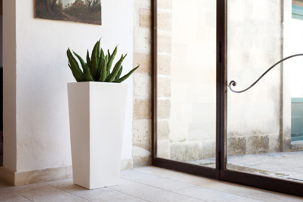 portavaso-alto-quadrato-egizio-90-liscio-interno