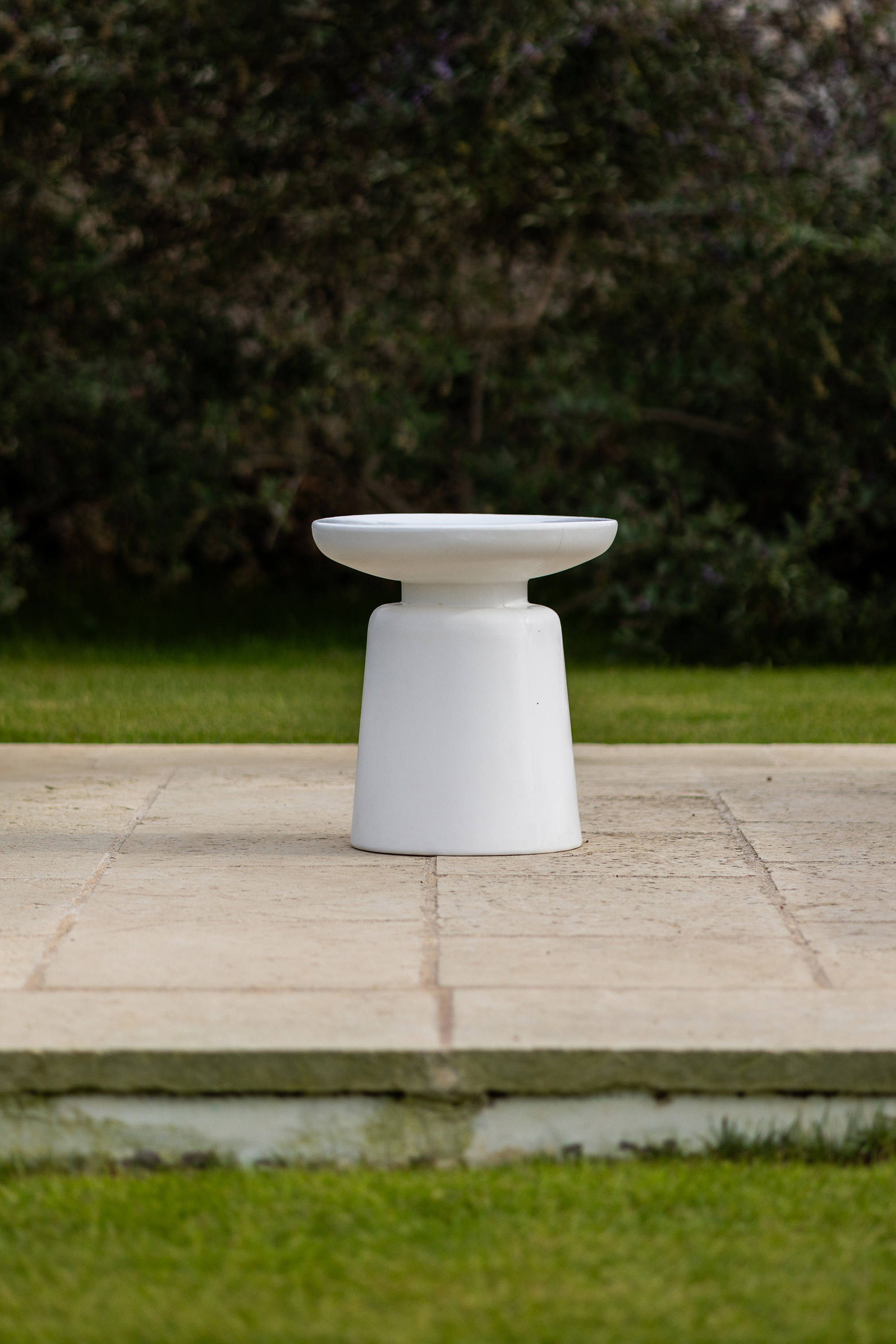 sgabello-basso-tavolino-joy-esterno