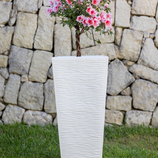 portavaso-alto-quadrato-egizio-rustico-esterno